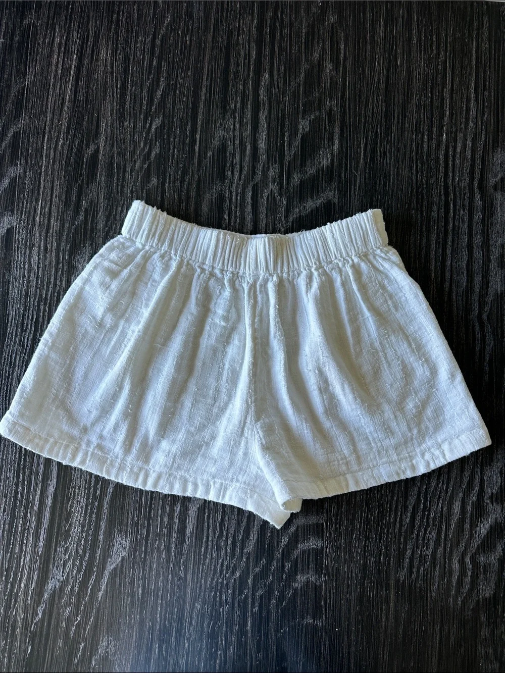 Free People Pull-on Gauzy Flowy Pleated Slightly Off White Shorts, Size Large